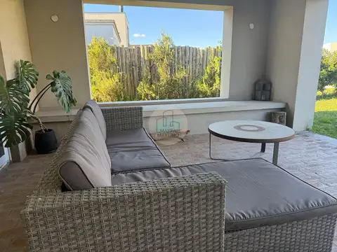Casa en Alquiler de 3 dormitorios