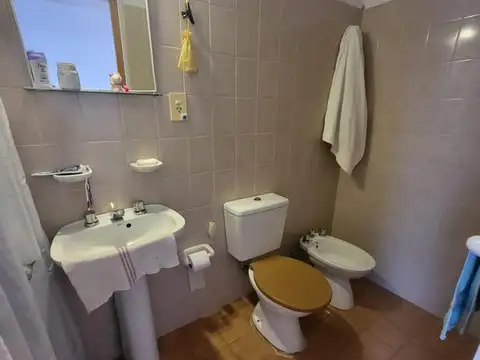 Casa 2 ambientes con 1 baño