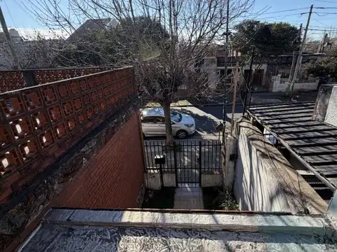 VENTA CASA 4AMB+LOCAL COMERCIAL/PILETA VILLA TESEI