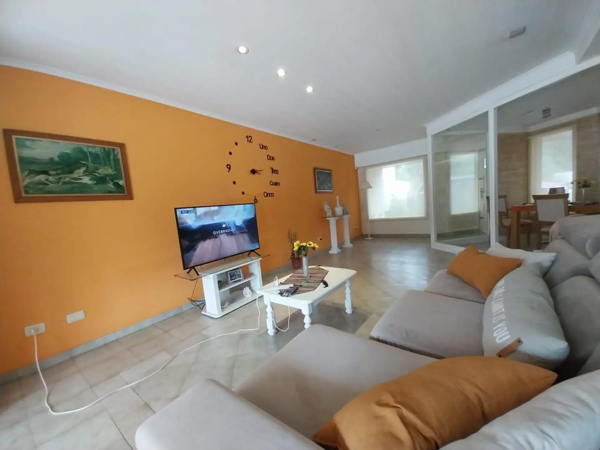VENTA CASA 5 AMB CON PARQUE Y PISCINA