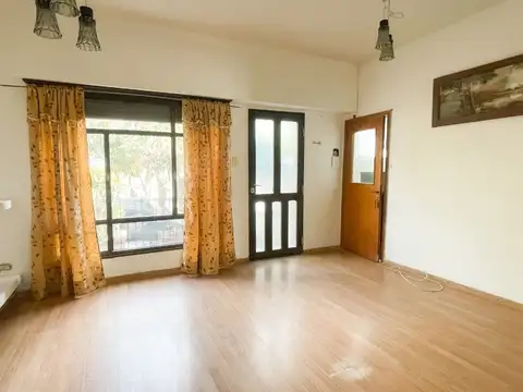 VENTA CASA A REFACCIONAR, 4D-CON LOCAL COMERCIAL