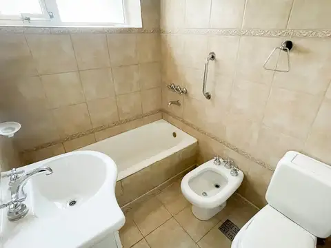 Avenida Rivadavia 1800