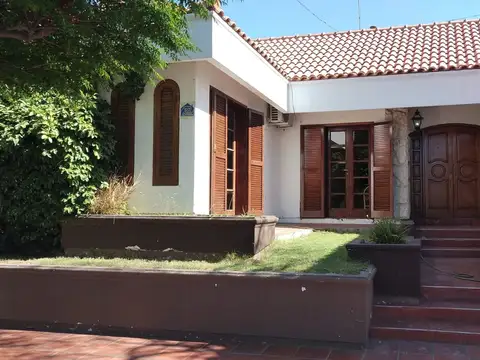 CASA EN ALQUILER EN PLENO CENTRO DE SAN MARTIN