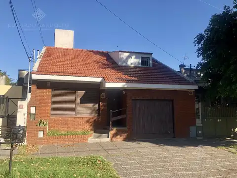 Excelente inmueble 3 dorm - 3 baños - garage - jardín y pileta - VENTA DIRECTA 