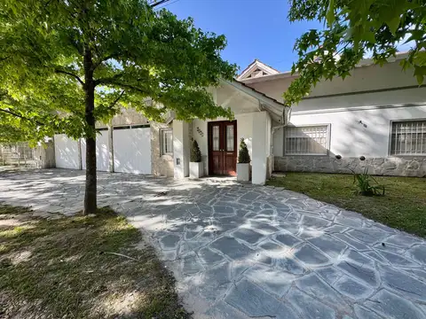 Casa 4 amb sobre 2 Lotes y garage Triple