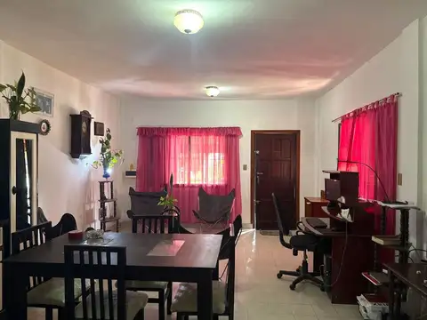 Casa 4 ambientes con 1 baño
