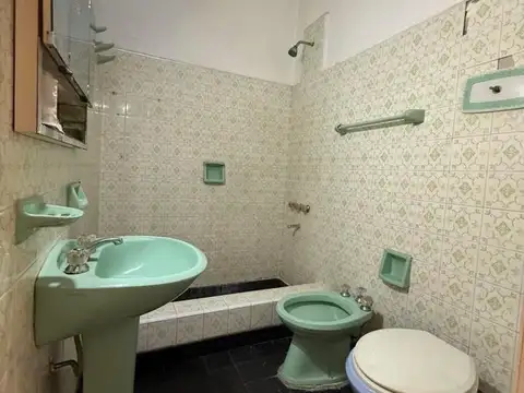 Casa 6 ambientes con 3 baños