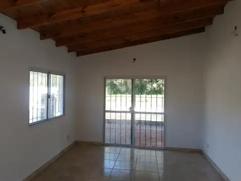 Casa 2 ambientes con 1 baño