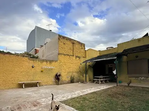VENTA CASA LOTE PROPIO VILLA MAIPU A REFACCIONAR