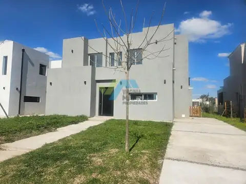 Casa  en Venta en Santa Lucia, Pilar del Este, Pilar