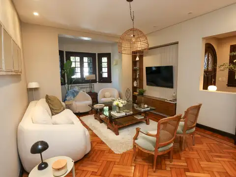 Casa 4 ambientes con 2 baños