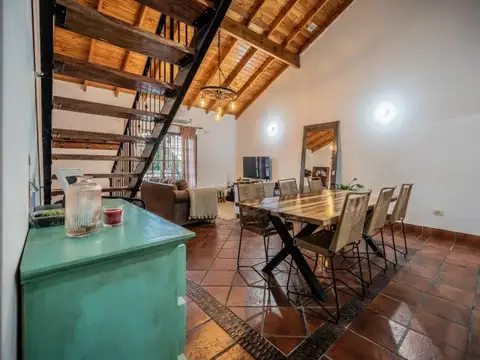 Depto Tipo Casa 4 ambientes con 2 baños