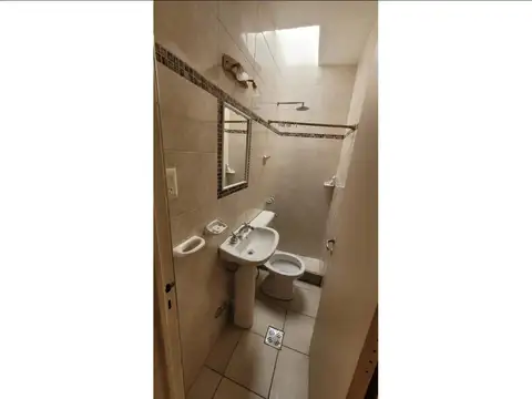Casa en Alquiler con 2 cocheras