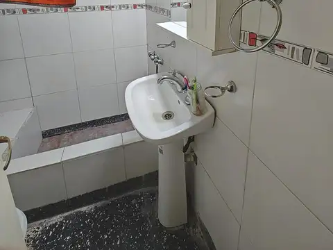 Casa con Local y Departamento en venta en G. Laferrere