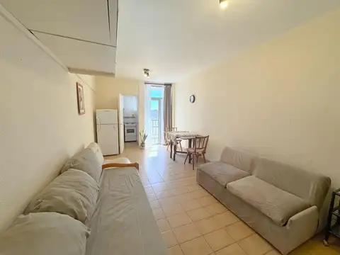 Departamento 1 ambiente contrafrente con balcón Plaza Mitre
