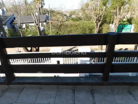 Casa 4 ambientes con 3 baños