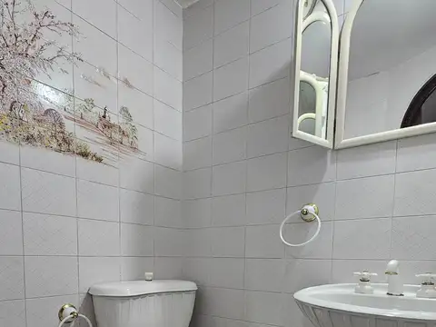 Casa 5 ambientes con 3 baños