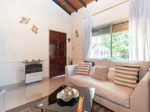VENTA casa patio terraza y parrilla