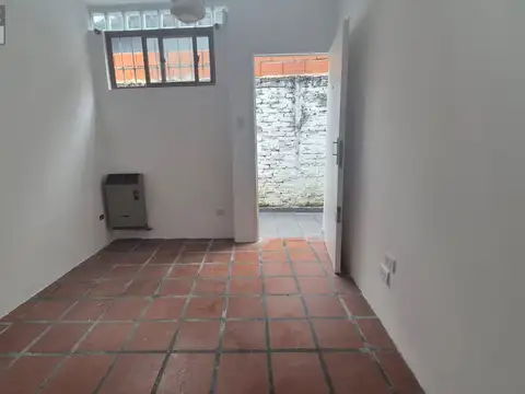Depto Tipo Casa 2 ambientes con 1 baño
