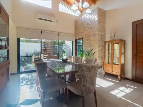 SE VENDE CASA MODERNA EN COUNTRY EL PINAR