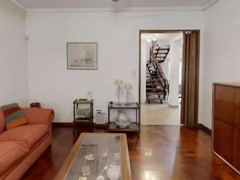 Casa en Venta con 3 cocheras