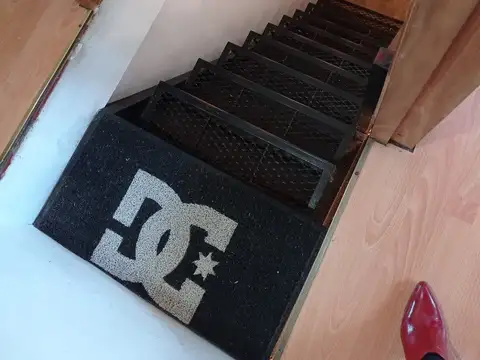 CASA DE DOS PLANTAS - CON GARAGE - GRAN OPORTUNIDAD