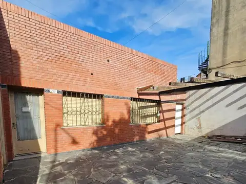 Venta dos Ph's a reciclar Tapiales terraza cochera doble plano proyecto consultorios aprobado