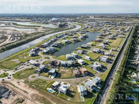 Lote al agua en el Barrio Carpinchos, Nordelta