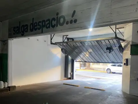Cochera en Lanús Oeste