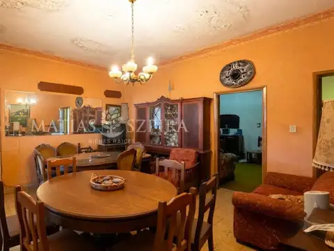 Casa 3 ambientes con 2 baños