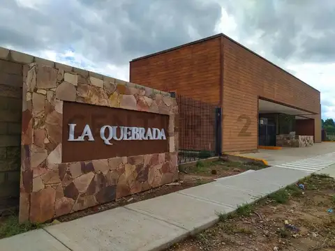 Casa 6 ambientes con 2 baños