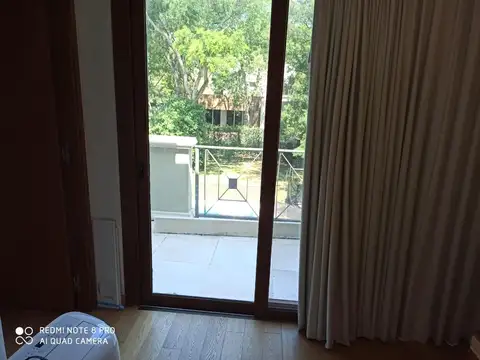 Vende casa en Barrio La Ribera