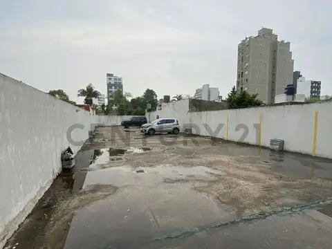 Cochera en venta en La Plata