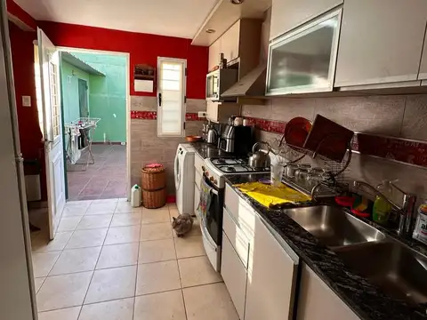 Casa en venta, 3 dormitorios, planta baja, Barrio Los Robles, Cordoba