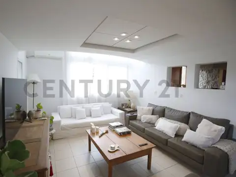 Casa en venta en Puerto Nizuc de tres dormitorios con parque y pileta en Puerto Nizuc