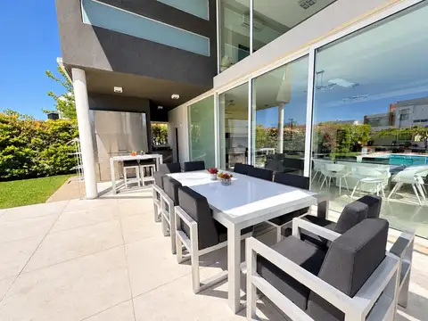 CASA EN VENTA EN TERRAVISTA 7 AMBIENTES | FINANCIACIÓN