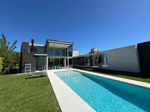 CASA EN VENTA EN TERRAVISTA 7 AMBIENTES | FINANCIACIÓN