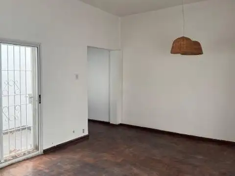 Depto Tipo Casa en Venta 64 años