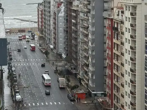 DEPARTAMENTO EN VENTA 3 AMBIENTES BALCON AL FRENTE CENTRO