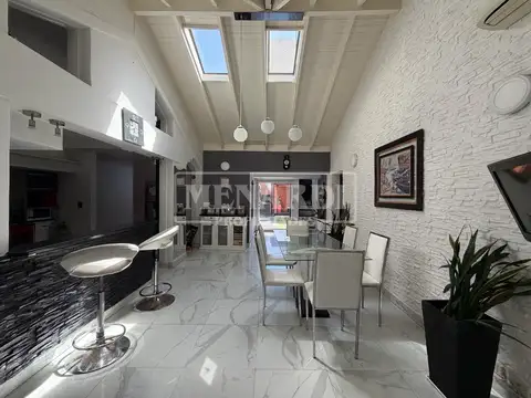 Casa 5 ambientes con 3 baños