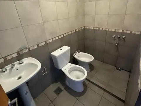 Casa 2 ambientes con 1 baño