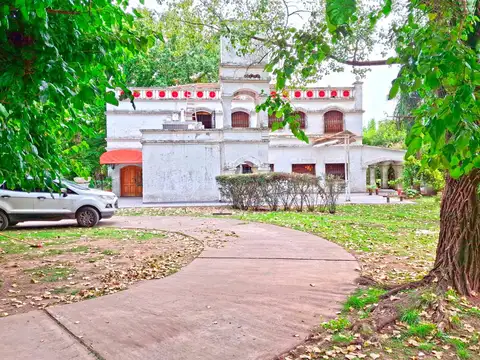 Excelente Casa 6 Ambientes en venta Pontevedra - Merlo