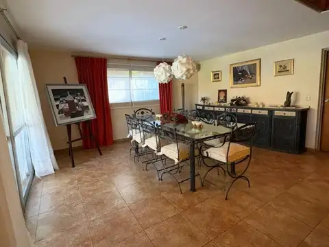 Casa 5 ambientes con 5 baños