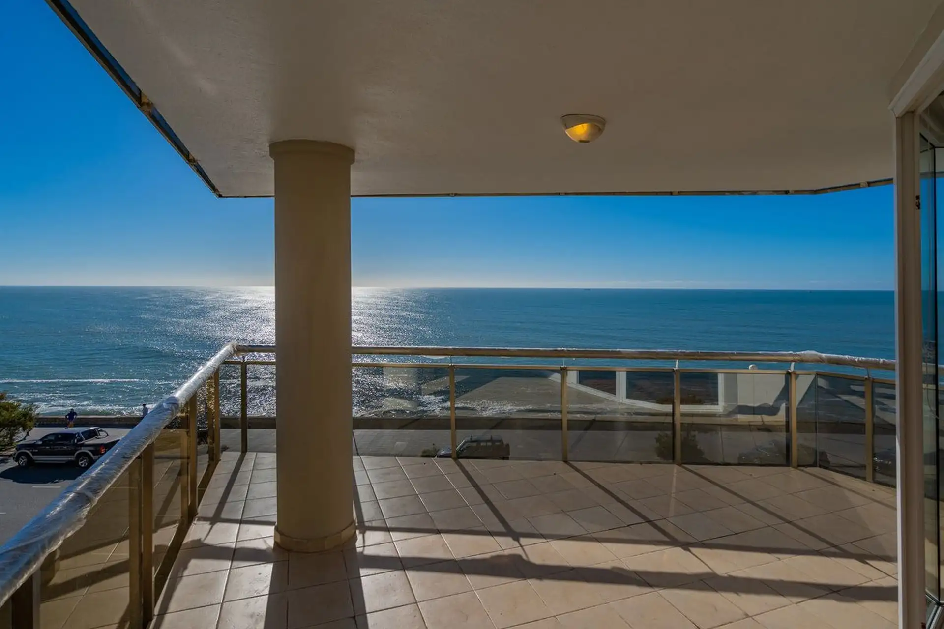 Venta departamento 4 amb, 140m² con doble cochera y pileta — Torreon