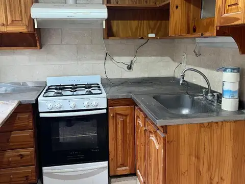 Depto Tipo Casa en Alquiler en Lomas de Zamora, $ 650.000