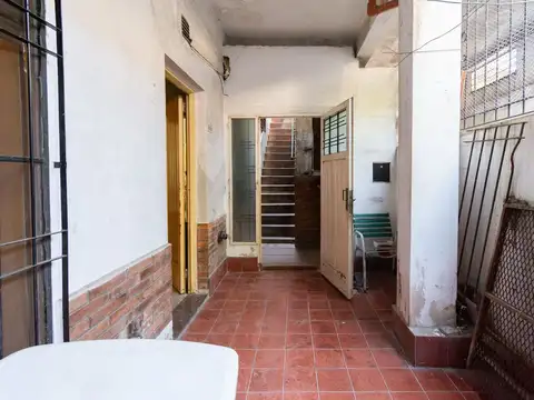 Mariano Moreno 1400