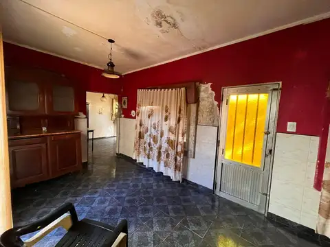 Casa 4 ambientes con 1 baño