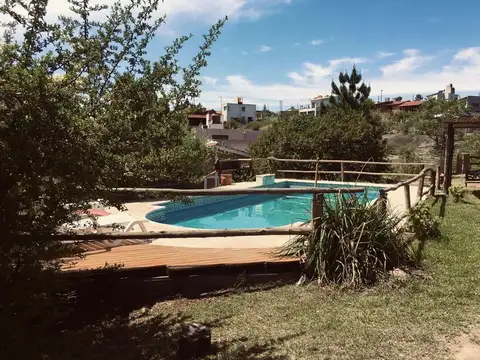 Casa 14 ambientes con 5 baños