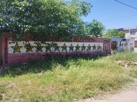 135 entre 36 y 37. Lote en Venta, San Carlos, La Plata. Apto desarrollo.
