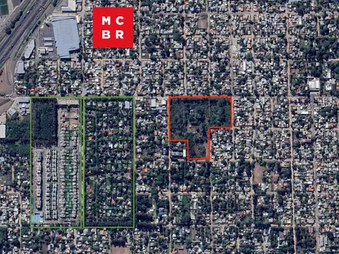 Ideal barrio cerrado / comercial Terreno 41.568?m² • Frente 238?m •